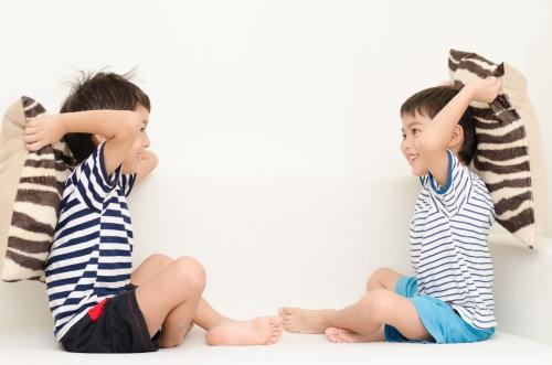 孩子频繁耸肩是不是抽动症